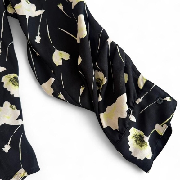 Simply Vera Wang Size XXL Black & White‎ Floral Lightweight Blouse  FLAWED - Picture 2 of 7